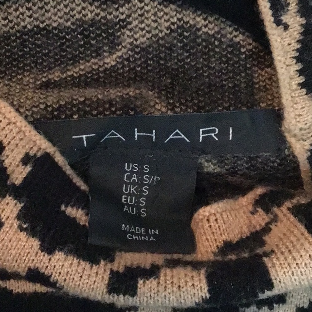 Tahari 🐆 leopard mock neck sweater - Picture 3 of 8